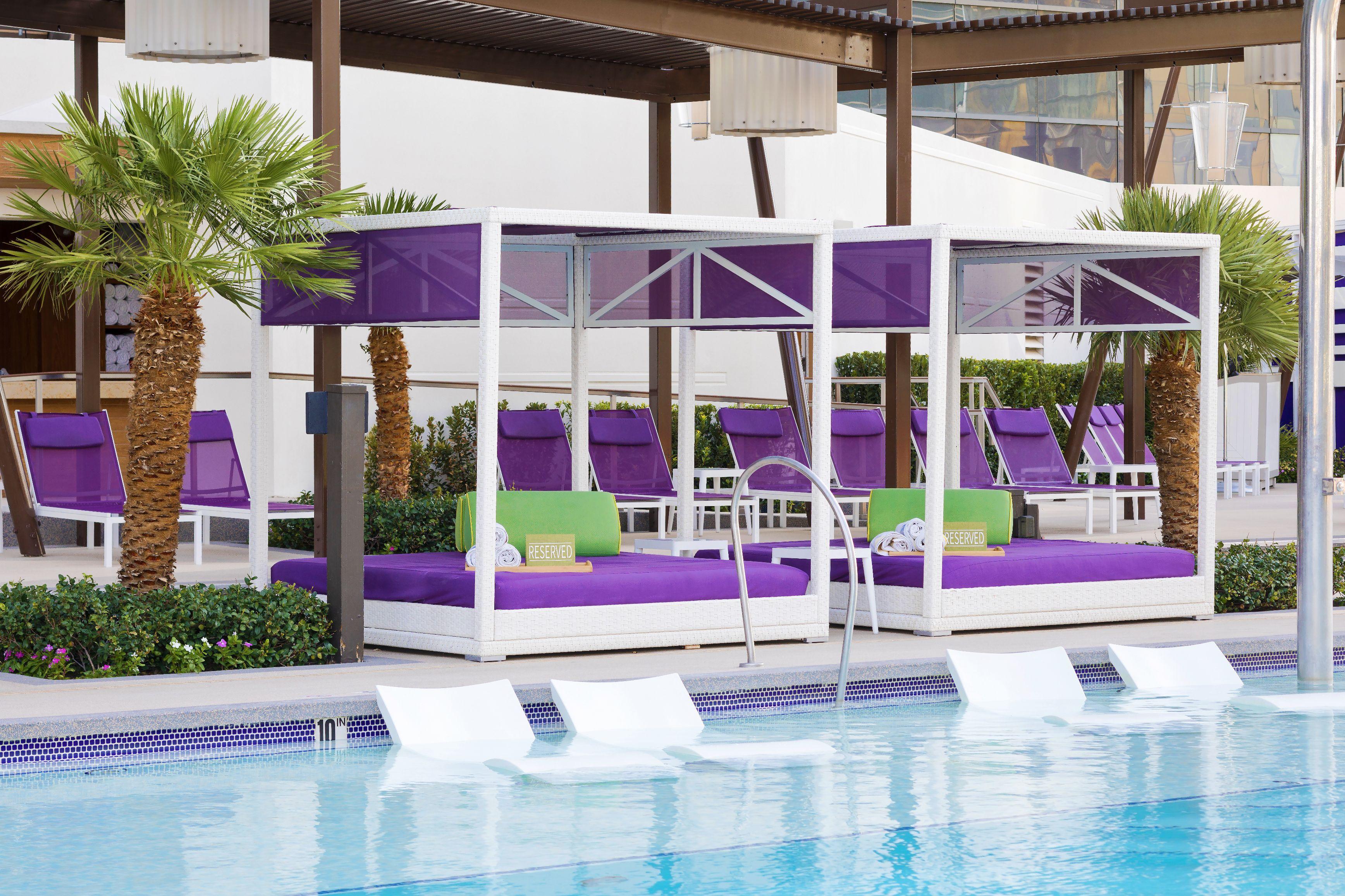 The Cosmopolitan Of Las Vegas Esterno foto The pool at the Wynn