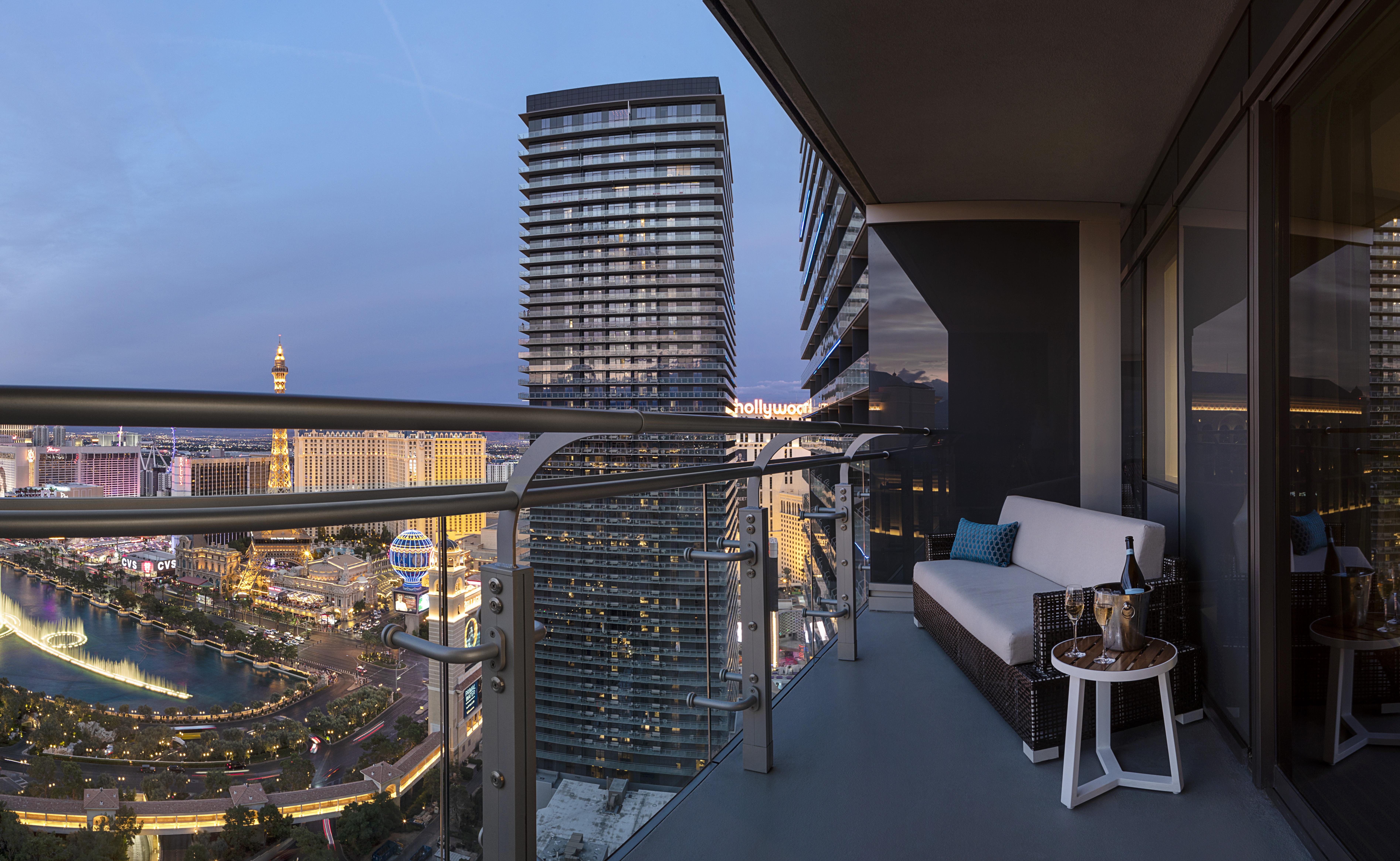 The Cosmopolitan Of Las Vegas Esterno foto A view from a private balcony at the Veer Towers