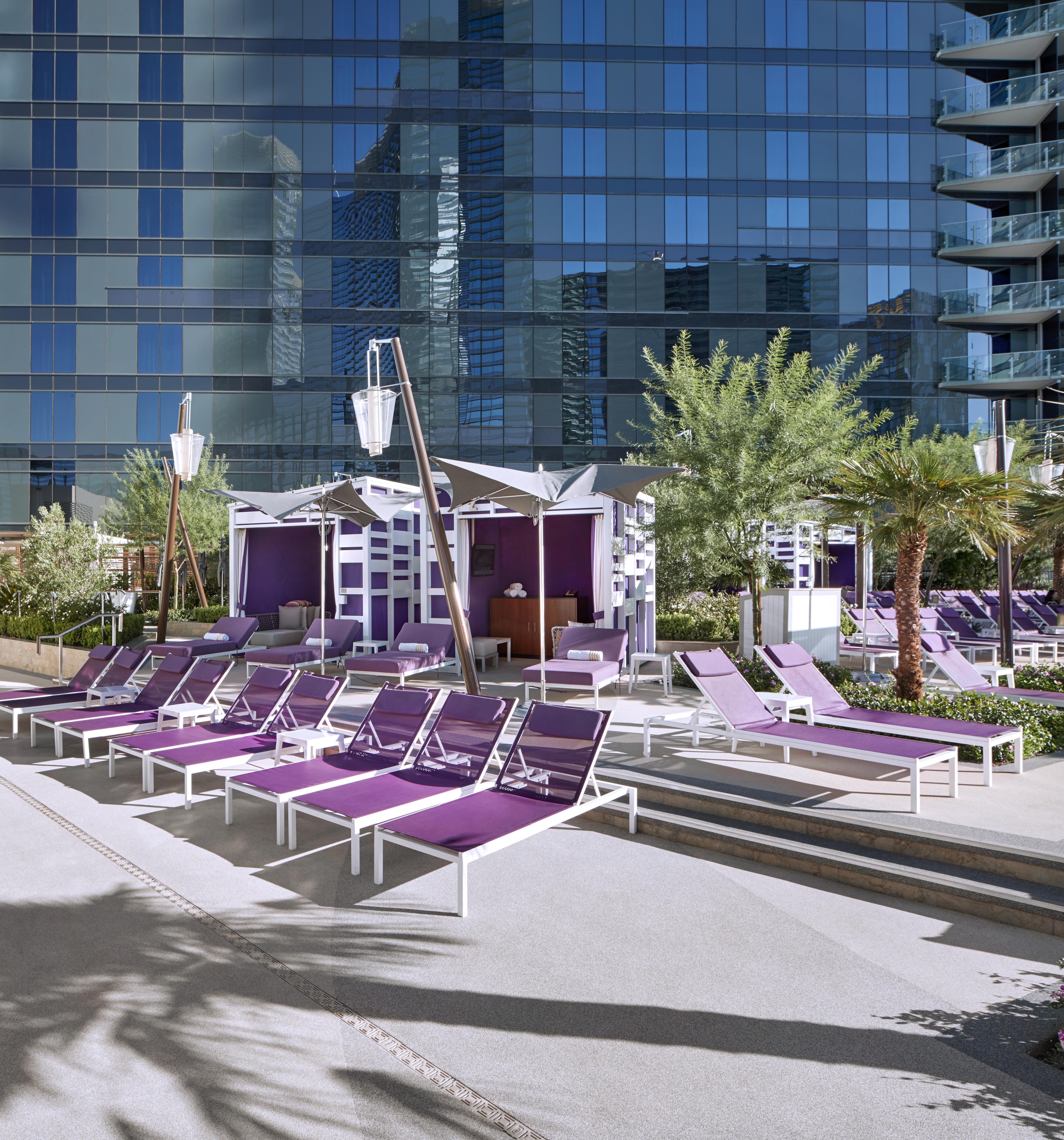The Cosmopolitan Of Las Vegas Esterno foto The pool at the Wynn