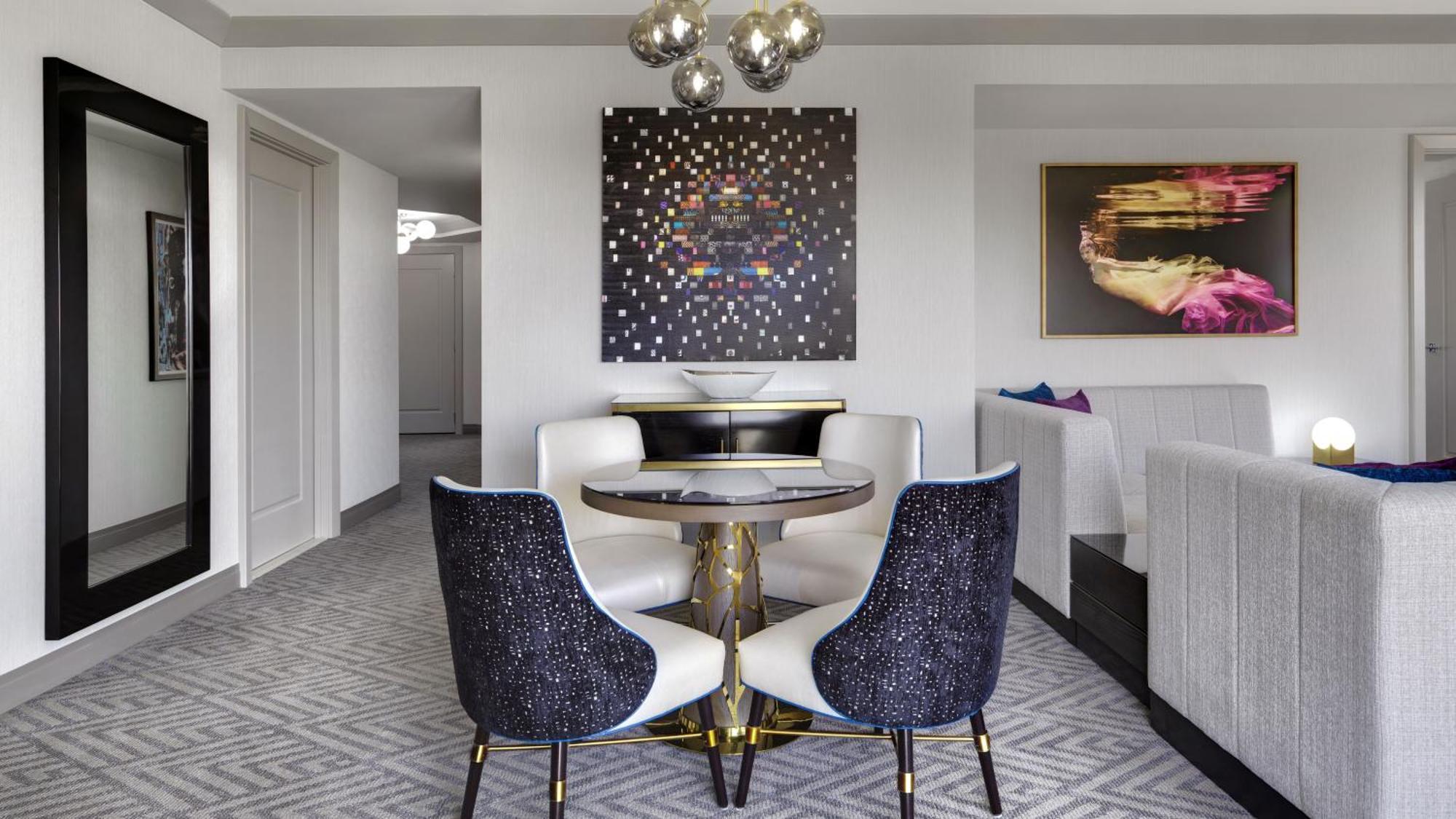 The Cosmopolitan Of Las Vegas Esterno foto A suite at The Carlyle