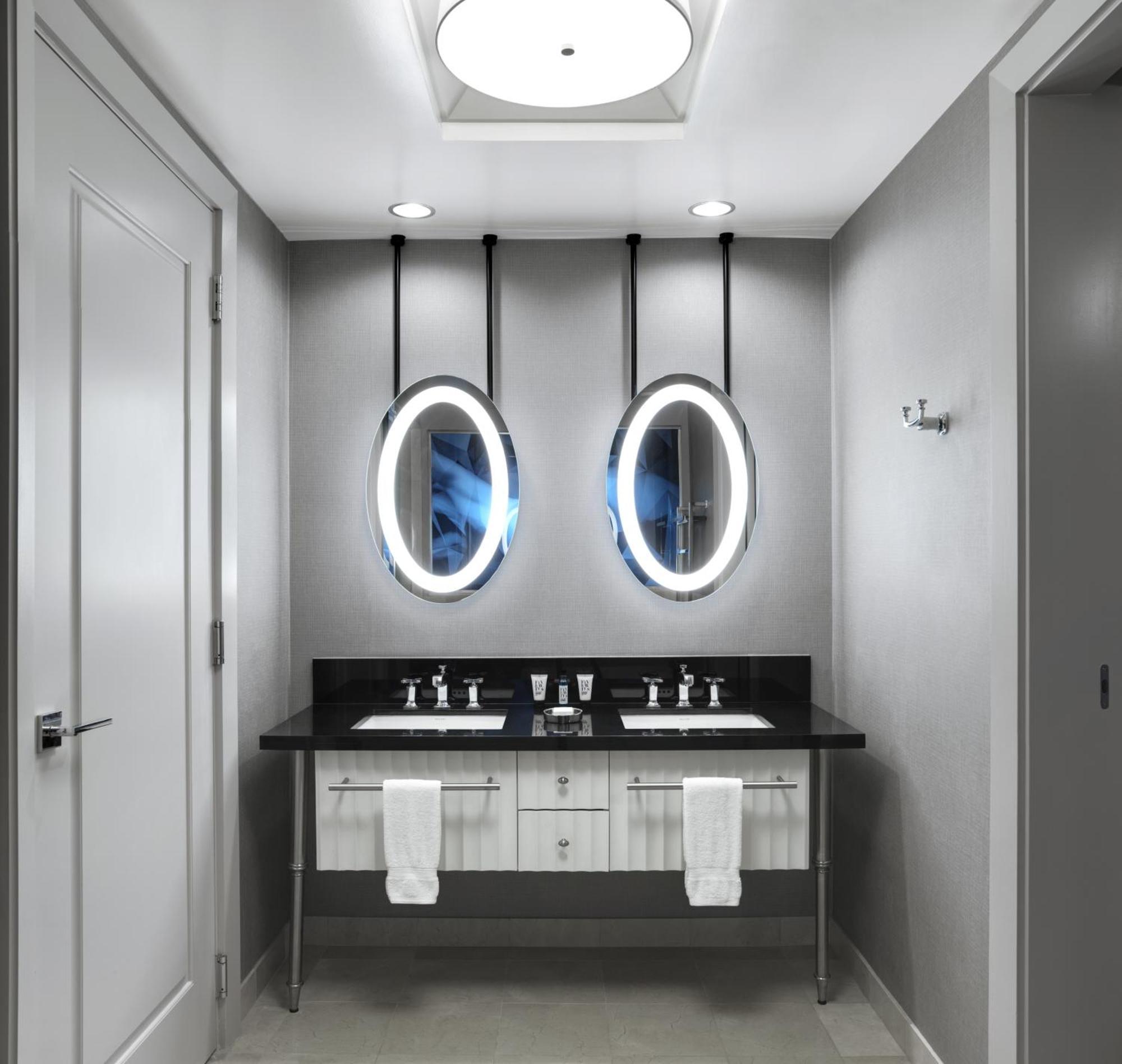 The Cosmopolitan Of Las Vegas Esterno foto Bathroom vanity