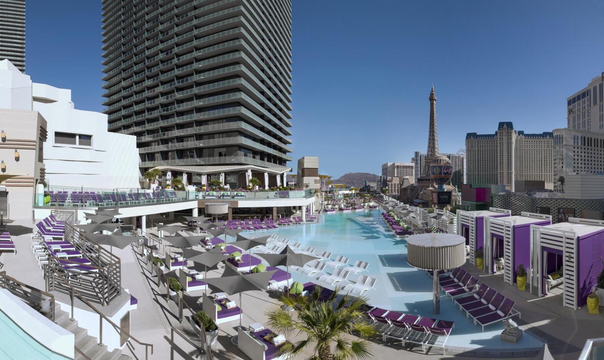 The Cosmopolitan Of Las Vegas Esterno foto The pool at the Wynn